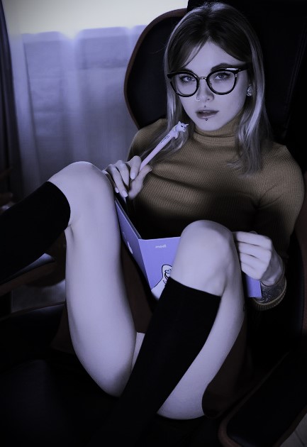 Flaquita gamer se graba jugando con su dildo 1